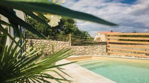 Bazén v ubytování Seaview Villa Anita with Two Apartments and private Pool nebo v jeho okolí