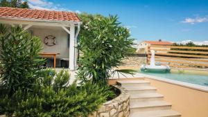 Bazén v ubytování Seaview Villa Anita with Two Apartments and private Pool nebo v jeho okolí