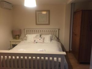 Gallery image of woodpecker cottage at frog trotters cottages in Hartpury