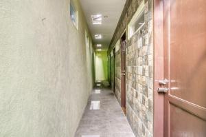 Foto de la galeria de RedDoorz @ Panglima Polim 2 a Jakarta