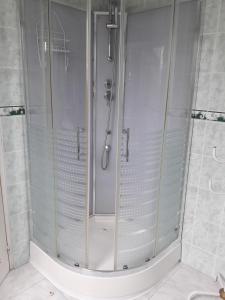 Ένα μπάνιο στο chambres d'hotes REGINE