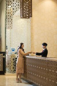 Гости Hotel Santika Gresik