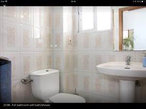 A bathroom at Golondrina Még 33 kép