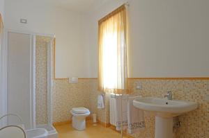 A bathroom at Villa Il Fortino