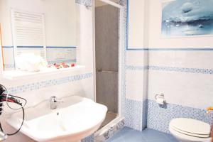 A bathroom at Dimora del Balì