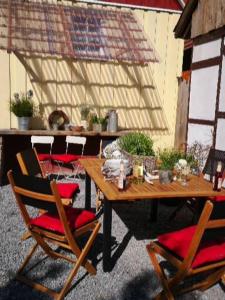 Ein Restaurant oder anderes Speiselokal in der Unterkunft Linne-Cottage 