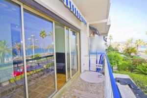 Балкон или терраса в PROMENADE HOLIDAY - SUFFREN BEACH