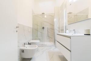 A bathroom at Hill's view terrace apartment