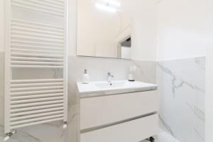 A bathroom at Hill's view terrace apartment