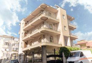 Galeri foto Luckyshine hostel di Vlore