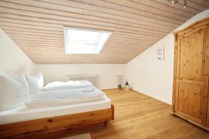 Postel nebo postele na pokoji v ubytování Ferienwohnung Stuiben