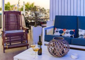 Posezení v ubytování Mesogios House Suites