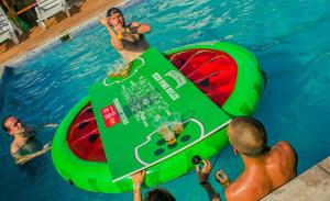 Πισίνα στο ή κοντά στο Wild Rover Beach Mancora