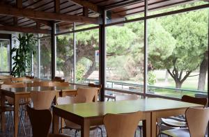 Restaurace v ubytování Alojamiento Rural Coto de la Isleta