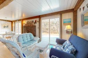 Gallery image of Chappy Waters in Edgartown