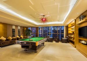 Biliár nebo kulečník v ubytování Glenview ITC Plaza Chongqing