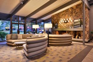 Posezení v ubytování Best Western Corte Madera Inn