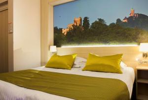 Postel nebo postele na pokoji v ubytování Best Western Plus Monopole Métropole