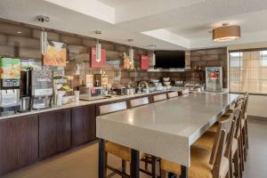 Restaurace v ubytování Comfort Suites Baytown I - 10