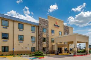 a rendering of a hotel building with a courtyard at Comfort Suites Baytown I – 10 in Baytown