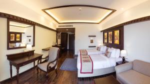 Posezení v ubytování Chandragiri Hills Resort Kathmandu-Luxury in the Clouds