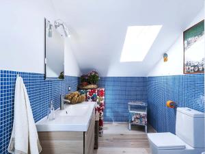 Koupelna v ubytování Taormina Stationhouse + 67 fotografií