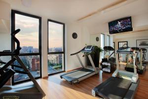 Fitness centrum a/nebo fitness zařízení v ubytování Starhotels Business Palace