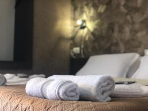 A bed or beds in a room at Paradise Kazbegi