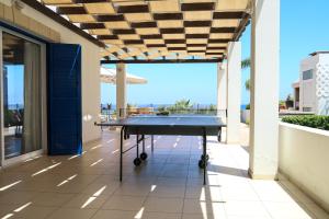 Phaedrus Living: Seaside Luxury Villa Anafi 당구 시설