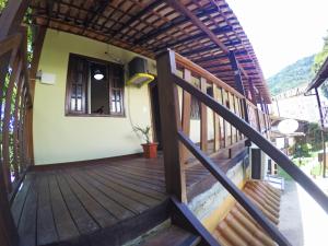 Ilha Grande Mar的阳台或露台