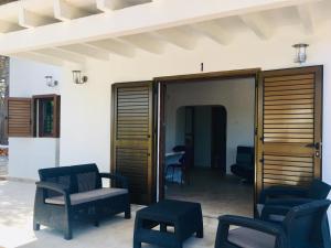 A seating area at CASA RIBAS