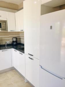 A kitchen or kitchenette at CASA RIBAS