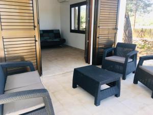 A seating area at CASA RIBAS