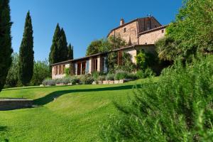 Gallery image of Castello Di Vicarello in Sasso dʼOmbrone