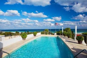 Bazén v ubytování Bentley Hotel South Beach nebo v jeho okolí