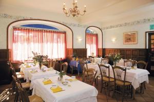 Reštaurácia alebo iné gastronomické zariadenie v ubytovaní Hotel De l'Europe