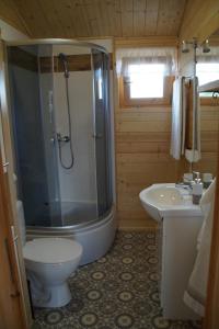 Ванна кімната в W Malinowym Chruśniaku