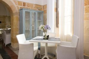 Posedenie v ubytovaní Masseria Mazzetta Salento Corte del Falconiere B&B