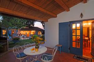 Sân trong/khu vực ngoài trời tại Stancija Baladur in Rakovci - 3 Häuschen für insgesamt 6 Personen Baladur 3