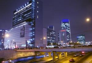 Otelden çekilmiş Lima şehrinin genel bir manzarası veya şehir manzarası