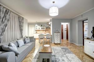 Kuchyňa alebo kuchynka v ubytovaní Apartamenty Pod Baranami