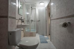 Kupatilo u objektu Penzion Bardejov