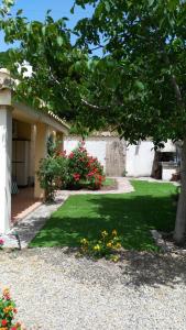 Taman di luar S'orrosa casa vacanze bifamiliare in montagna panorama stupendo Sardegna