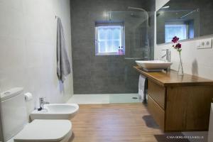 A bathroom at Casa Borlas