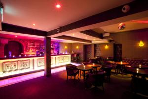 Salone o bar di Harcourt Hotel