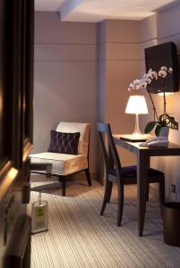 Posezení v ubytování Logis Auberge Saint Simond