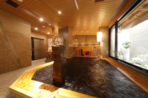 Onyado Nono Asakusa Natural Hot Spring的厨房或小厨房
