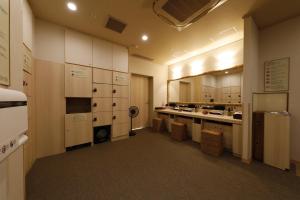 Onyado Nono Asakusa Natural Hot Spring的厨房或小厨房