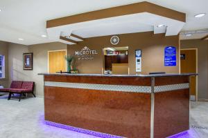 Imagen de la galería de Microtel Inn & Suites by Wyndham Charleston, en Charleston