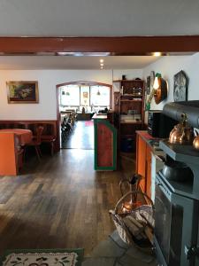 Köök või kööginurk majutusasutuses Hotel-Berggasthof Schwarzwaldperle